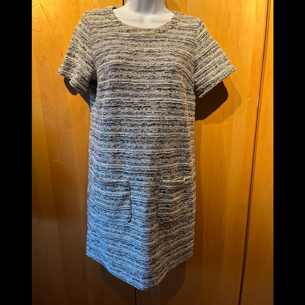 Loft Outlet woman’s small-petite size black/white tweed dress w pockets.